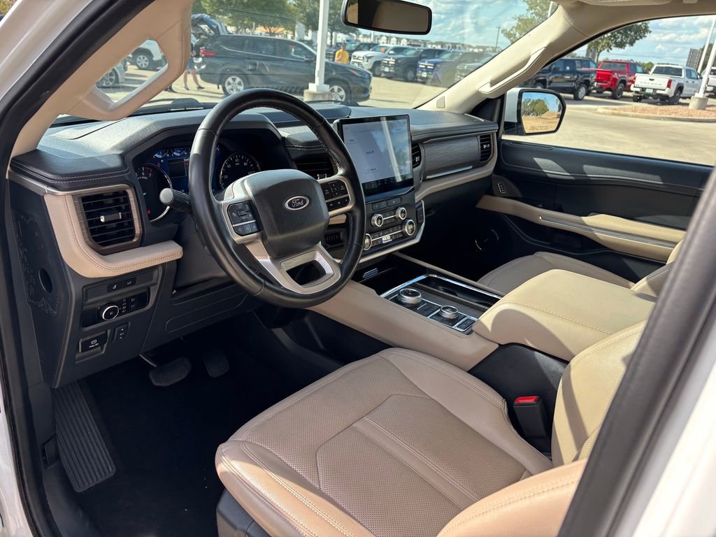 Used 2024 Ford Expedition Limited image 8