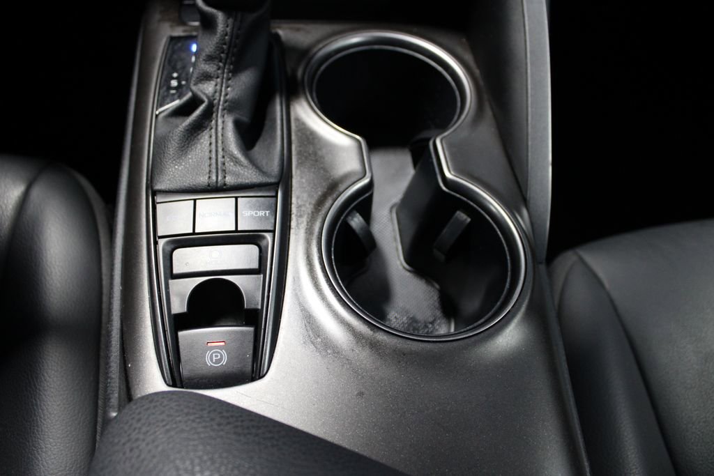 Used 2024 Toyota Camry SE AWD/4WD image 29