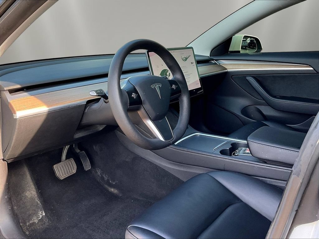Used 2021 Tesla Model 3 Standard Range Plus RWD image 16