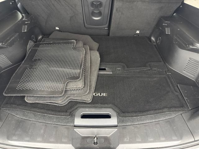 Used 2017 Nissan Rogue SV AWD/4WD image 25