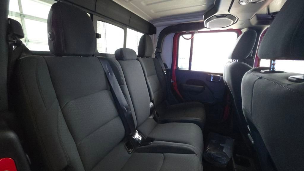 Used 2021 Jeep Gladiator Willys image 15