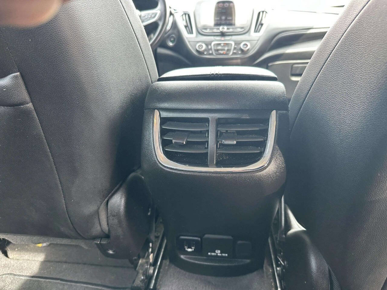 Used 2017 Chevrolet Malibu LT w/ Leather Package image 22