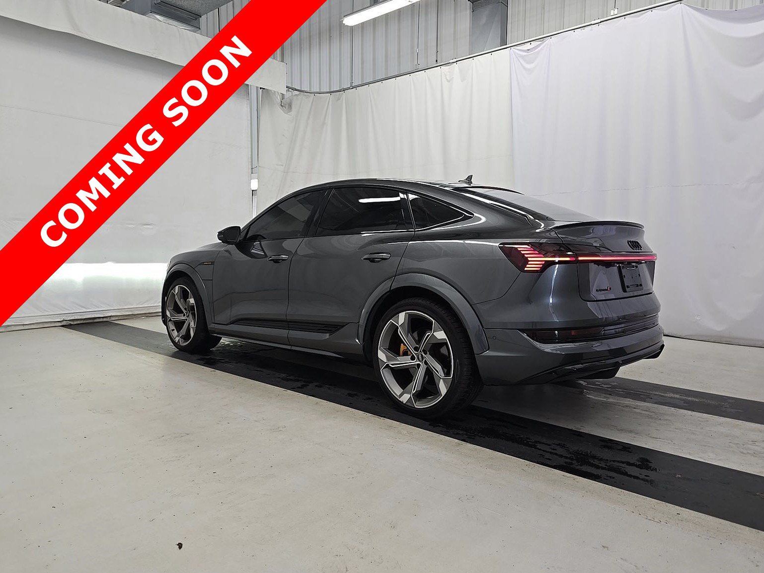 Used 2022 Audi e-tron S Prestige AWD/4WD image 5