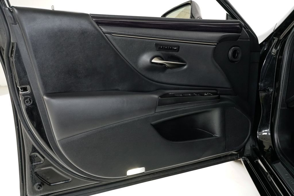 Used 2020 Lexus ES 300h 300h w/ Premium Package image 9