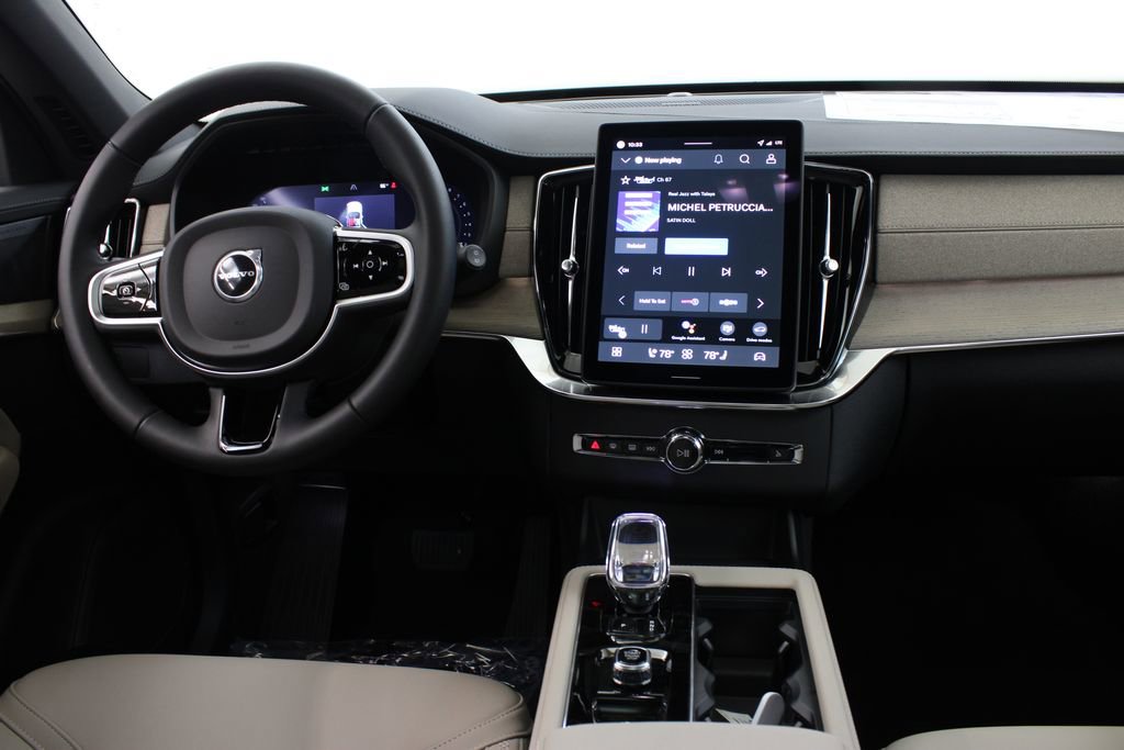 New 2026 Volvo XC90 B6 Plus w/ Protection Package image 9