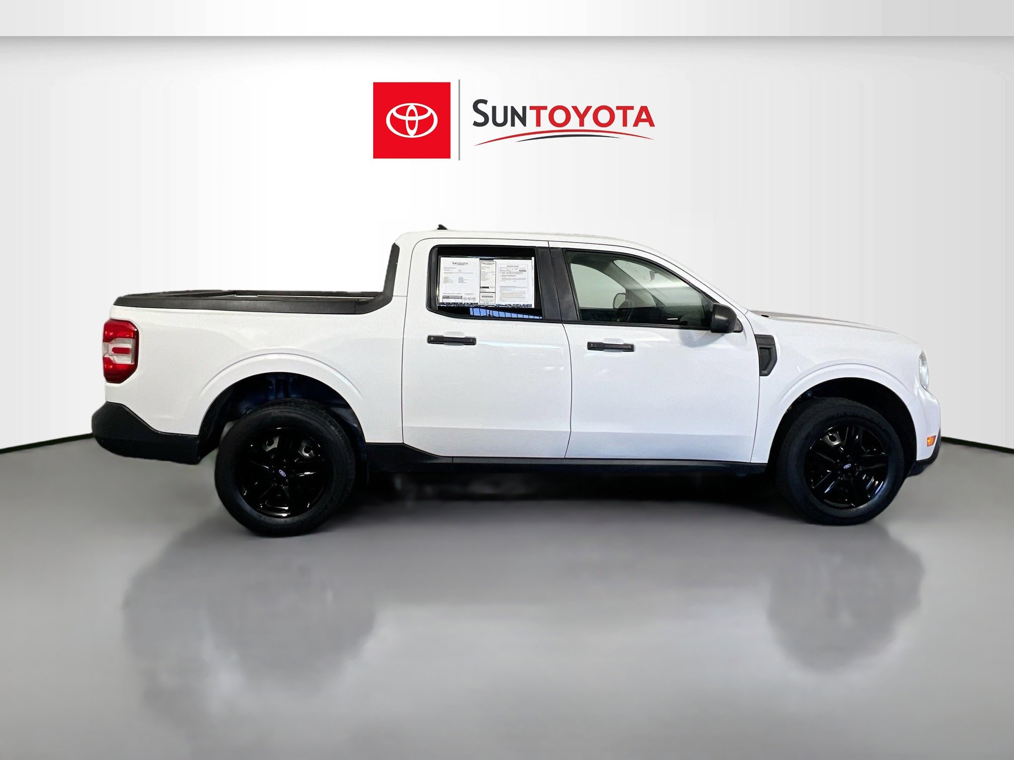 Used 2022 Ford Maverick XL FWD image 2