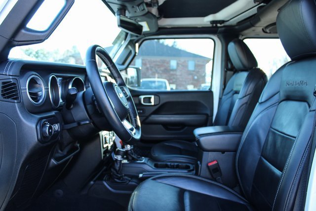 Used 2018 Jeep Wrangler Unlimited Sahara image 11