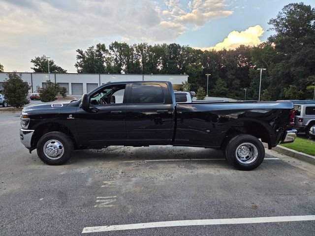 New 2026 RAM 3500 Tradesman w/ Chrome Appearance Group A AWD/4WD image 4