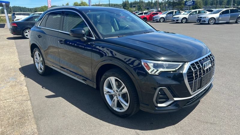 Used 2019 Audi Q3 2.0T Premium Plus w/ Premium Plus Package AWD/4WD image 3