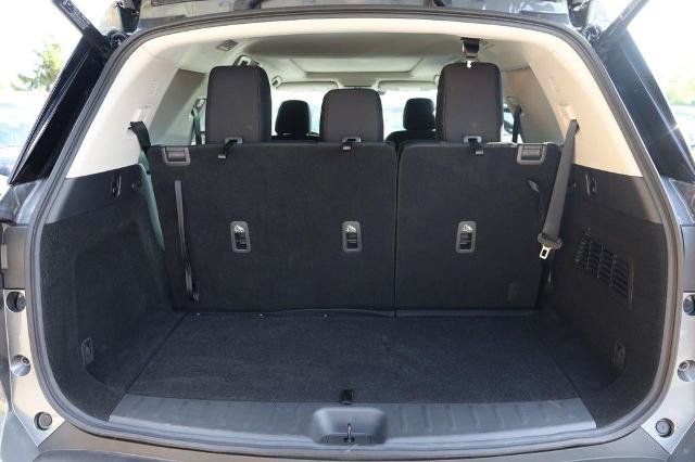 Certified 2025 Nissan Pathfinder SV w/ SV Premium Package FWD image 7