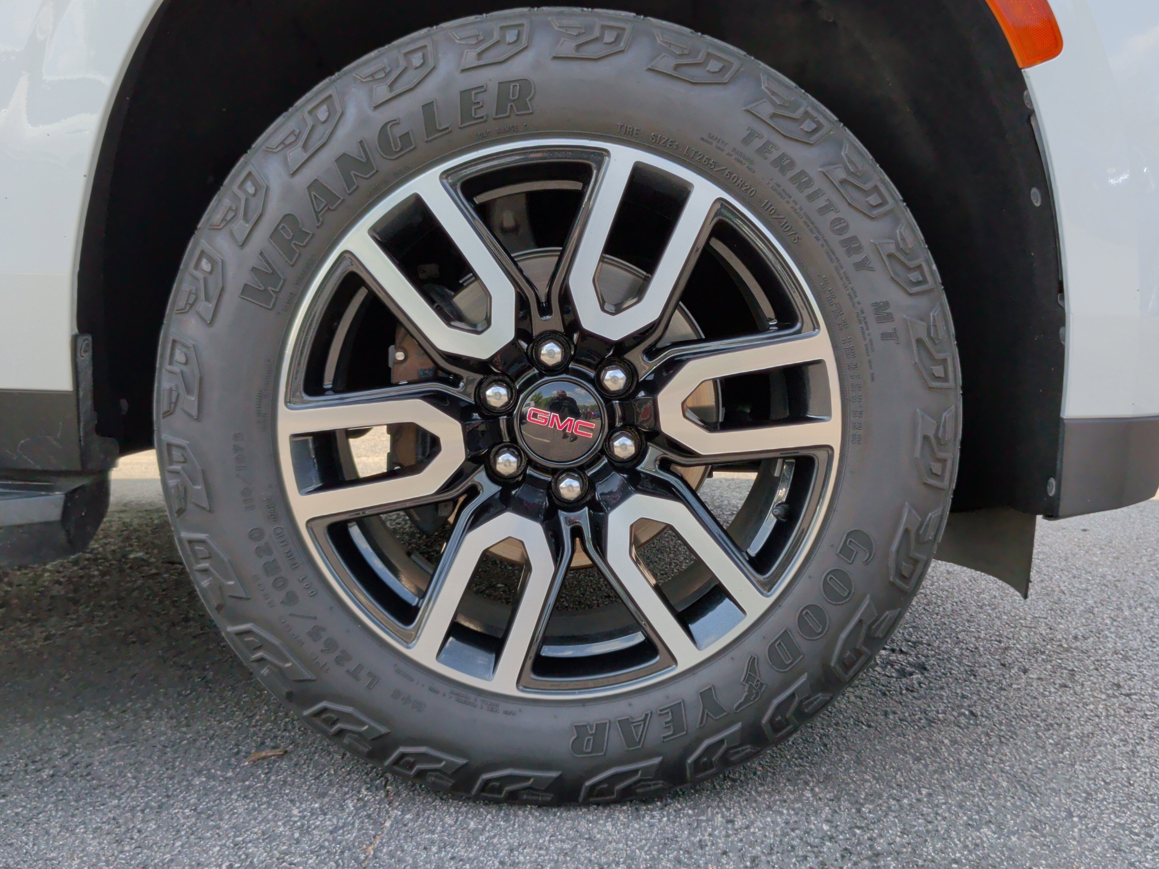 Used 2022 GMC Yukon SLE w/ Max Trailering Package image 13