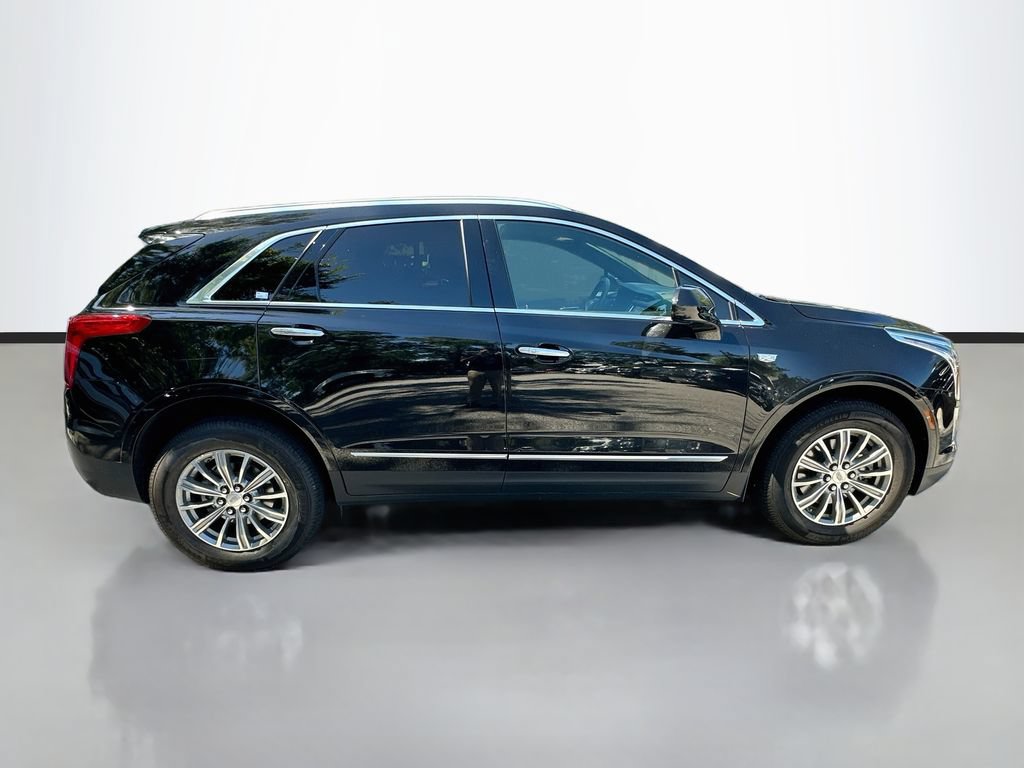Used 2017 Cadillac XT5 Luxury w/ Driver Awareness Package FWD image 4