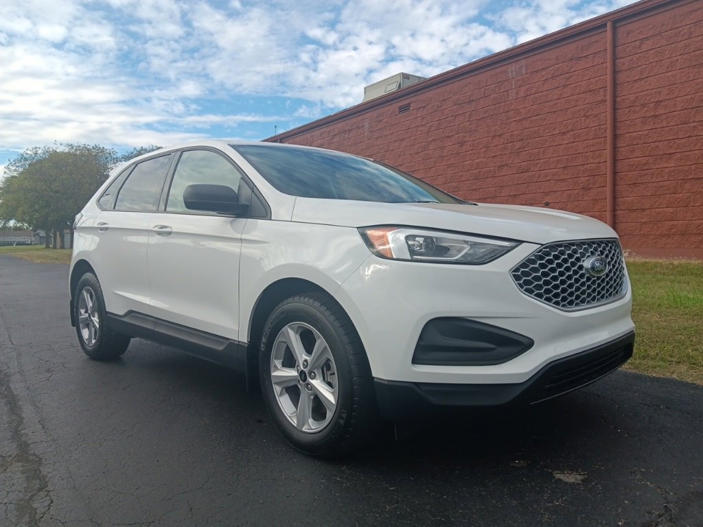 Used 2024 Ford Edge SE