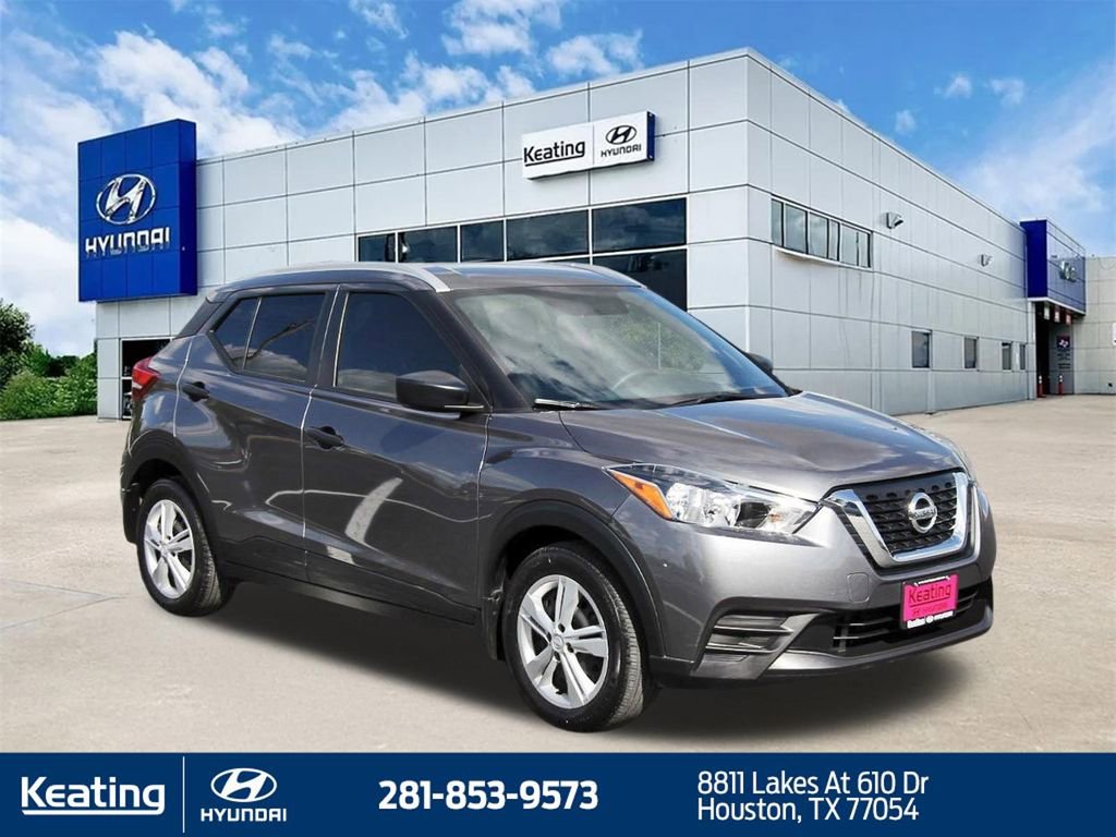 Used 2019 Nissan Kicks S image 3