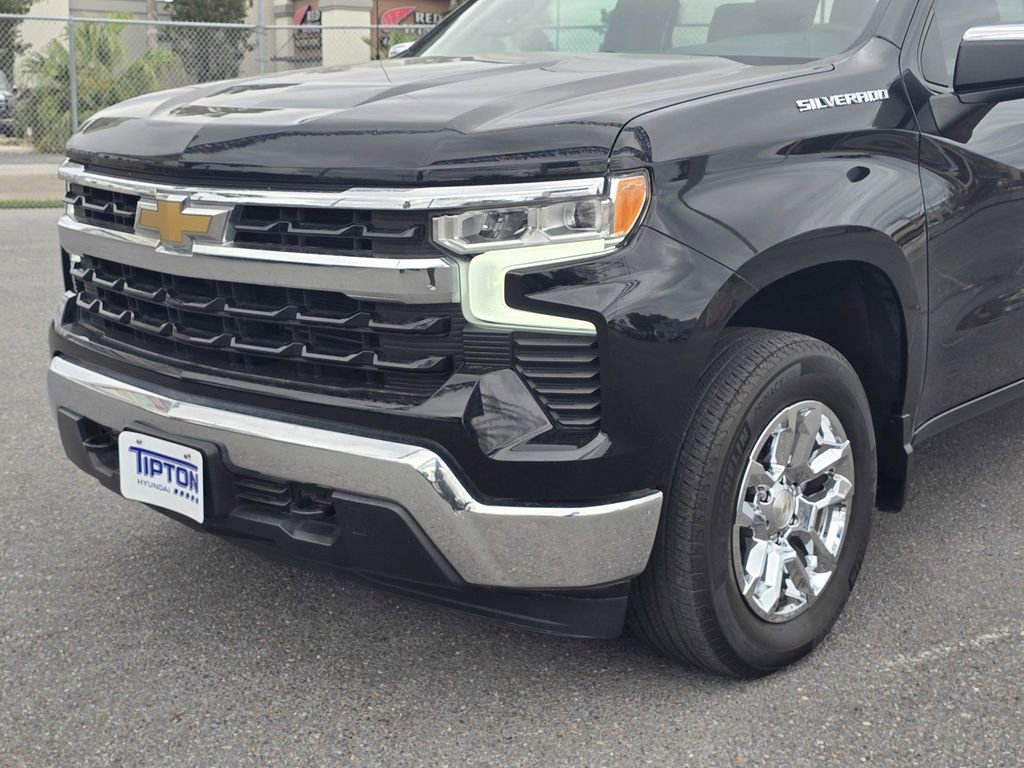 Used 2023 Chevrolet Silverado 1500 LT AWD/4WD image 10