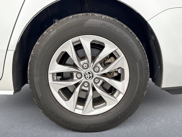 Used 2023 Toyota Sienna XLE image 26