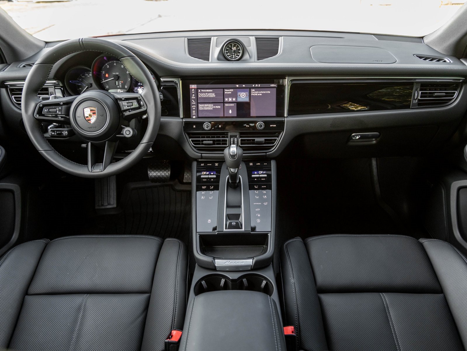 Certified 2026 Porsche Macan image 12