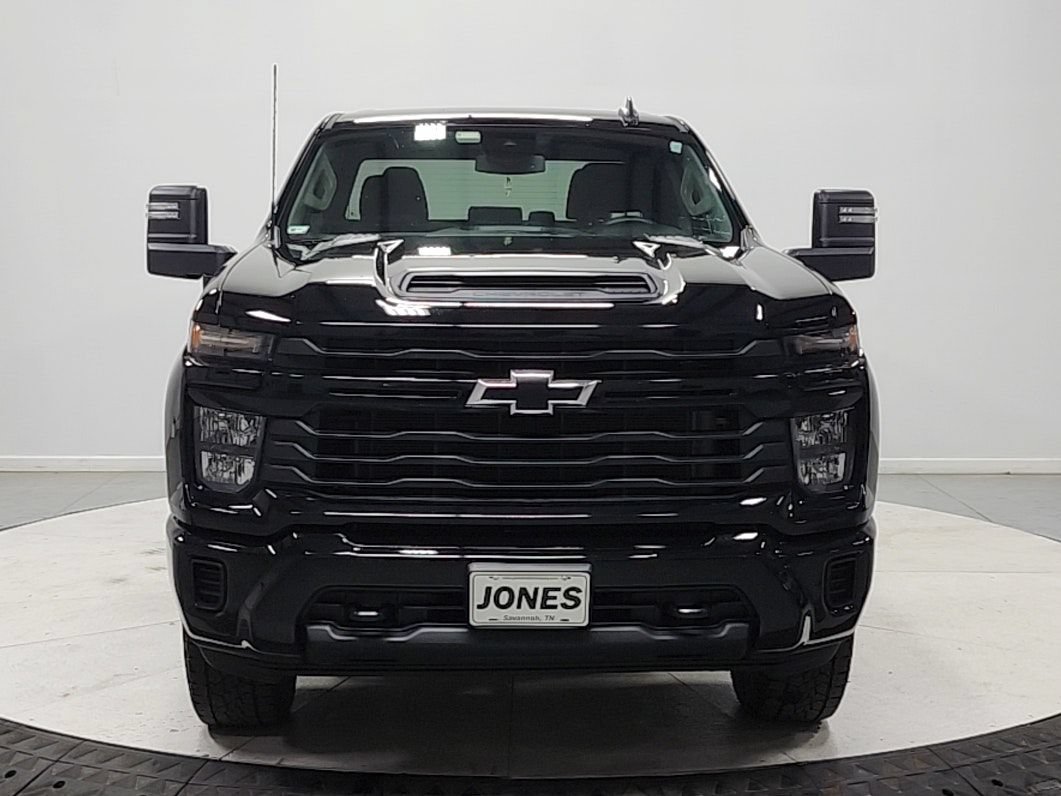 Used 2024 Chevrolet Silverado 2500 Custom w/ Custom Value Package AWD/4WD image 2