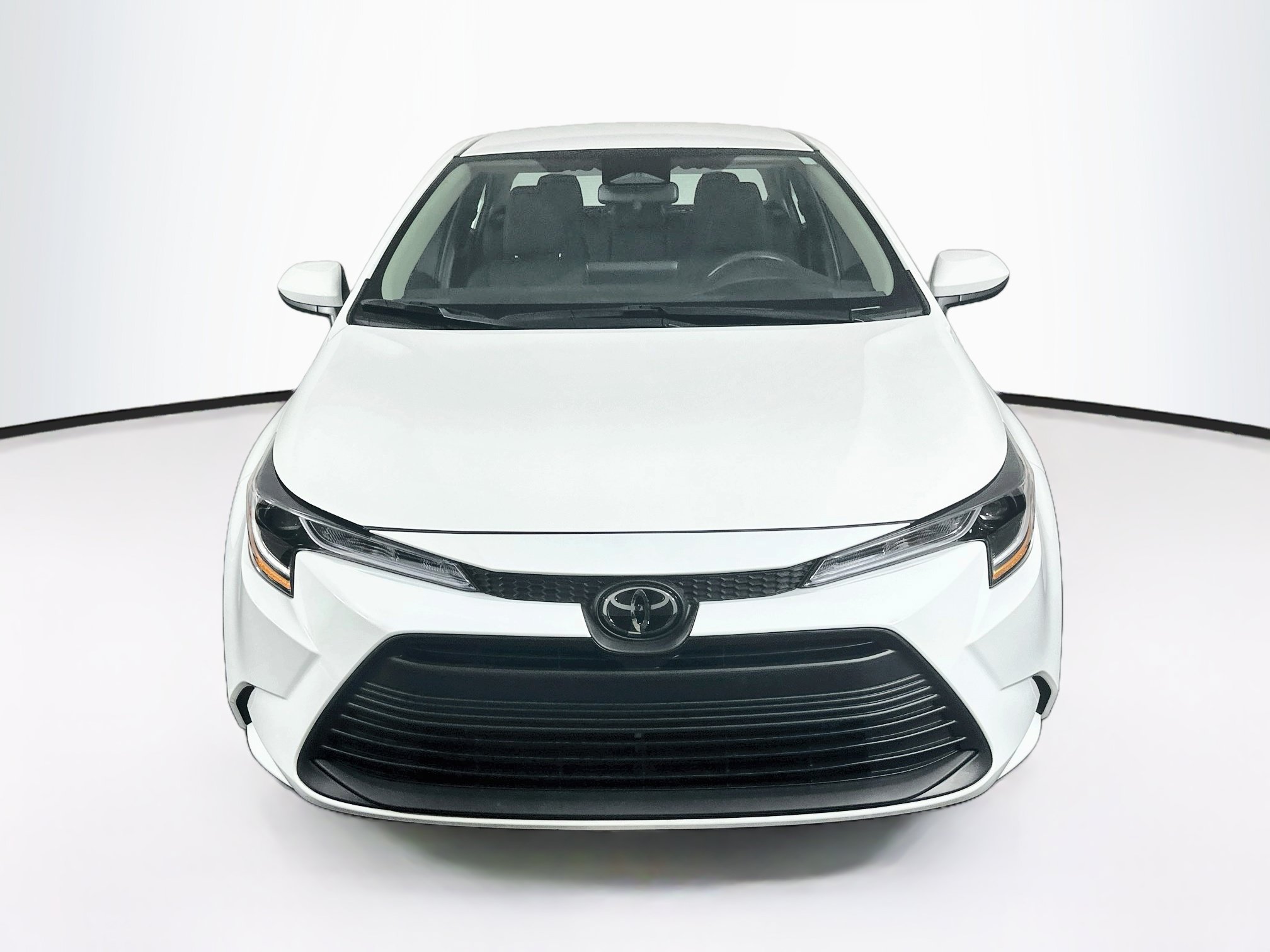Used 2025 Toyota Corolla LE FWD image 2