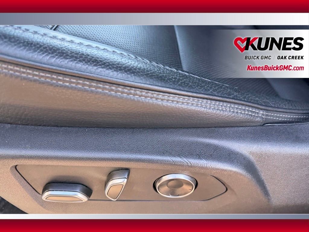 Used 2025 GMC Yukon Denali image 13