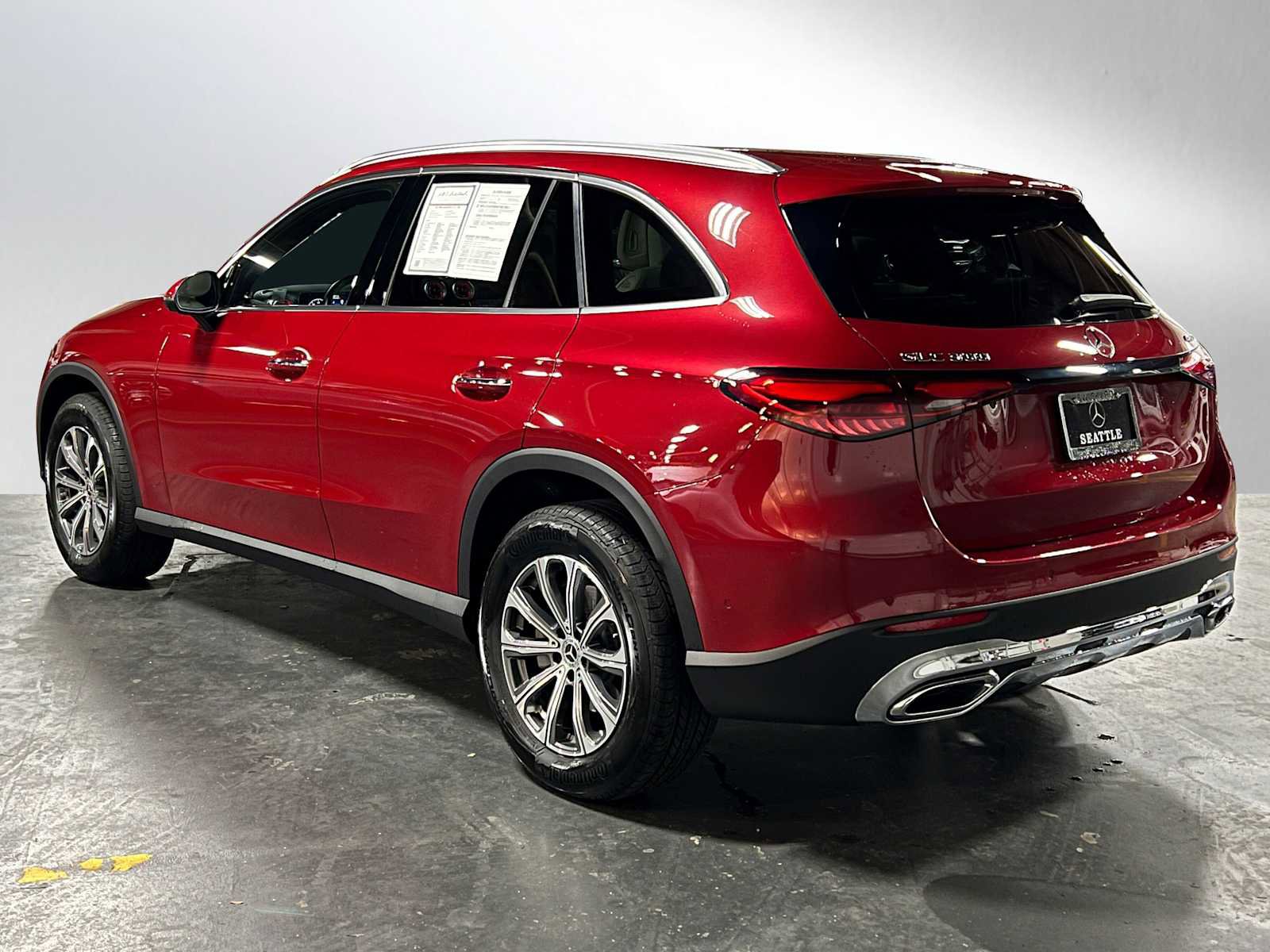 Certified 2025 Mercedes-Benz GLC 300 4MATIC image 5