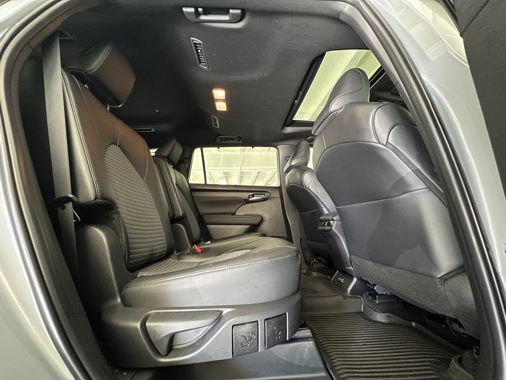 Certified 2025 Toyota Highlander XSE image 20