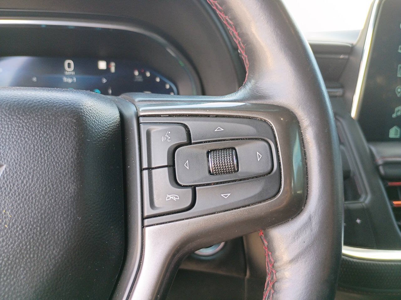 Used 2022 Chevrolet Suburban RST w/ Luxury Package RWD image 14