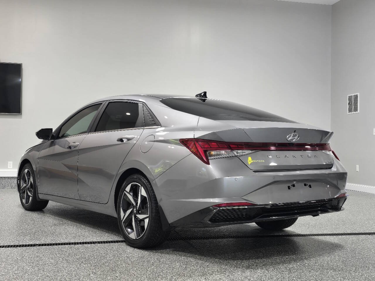 Used 2023 Hyundai Elantra Limited w/ Winter Weather Package FWD image 14