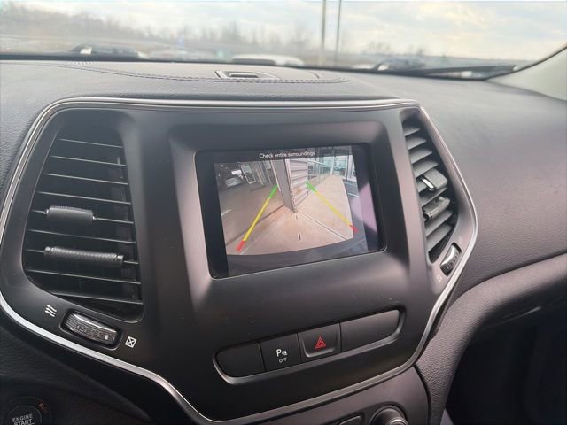 Used 2019 Jeep Cherokee Latitude Plus w/ Cold Weather Group image 14