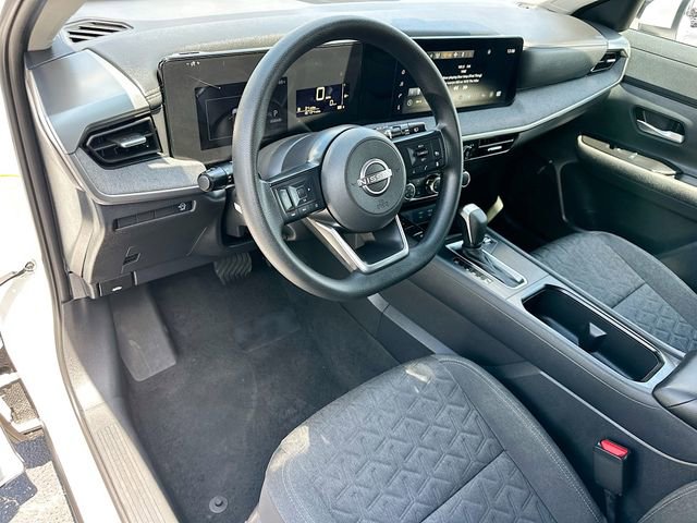 Used 2025 Nissan Kicks SV FWD image 9