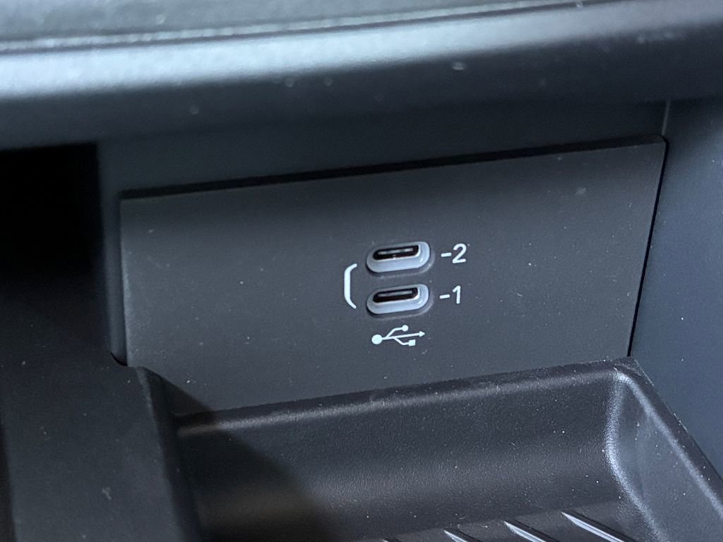 New 2026 Chrysler Pacifica Limited FWD image 6