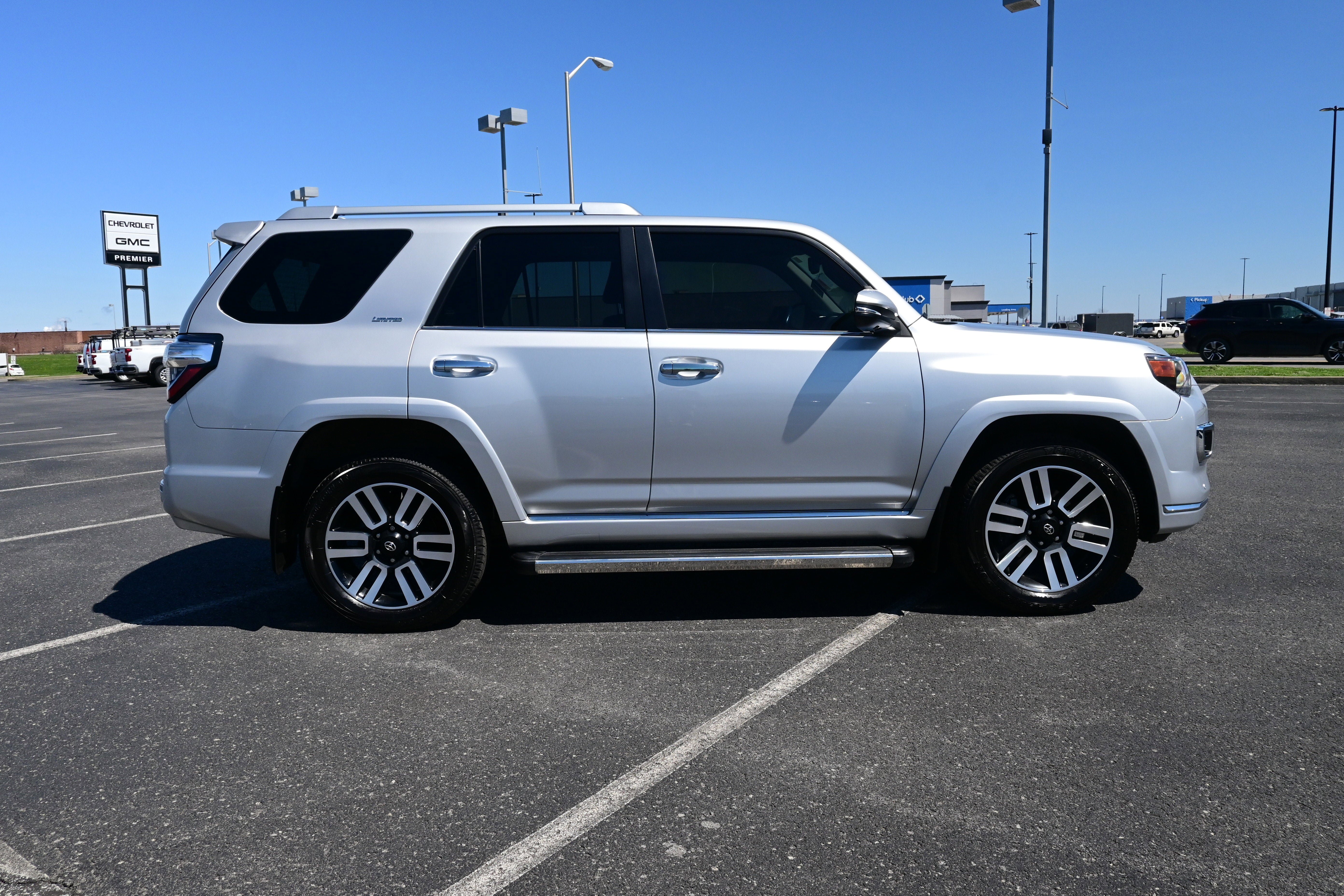 Used 2024 Toyota 4Runner Limited AWD/4WD image 5