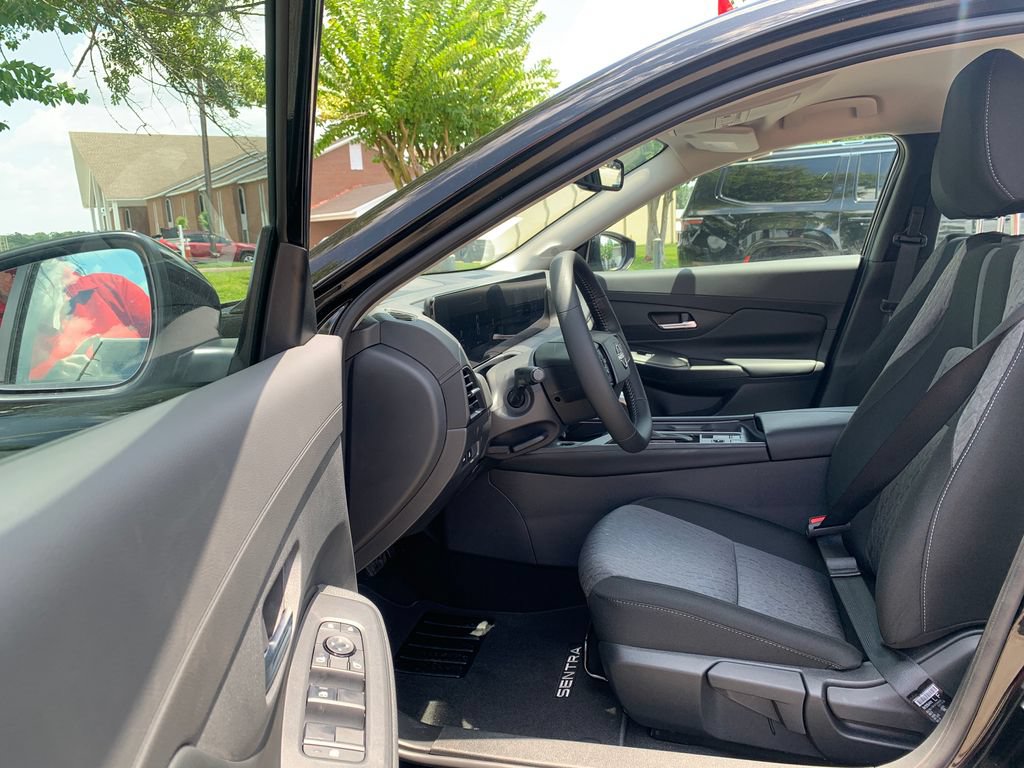 New 2026 Nissan Sentra SV w/ SV Convenience Package FWD image 18