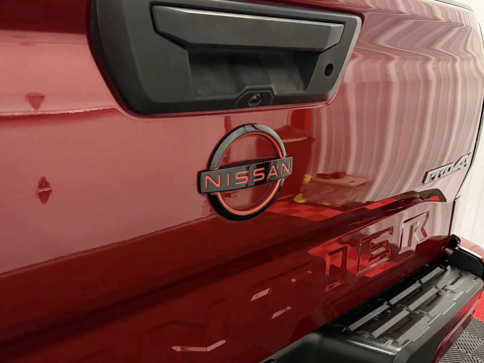 Used 2023 Nissan Frontier PRO-4X w/ Pro-4X Premium Package AWD/4WD image 17