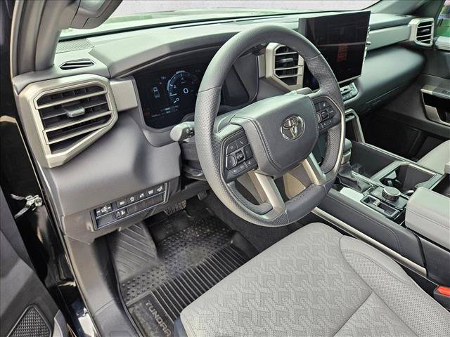 Used 2025 Toyota Tundra Limited AWD/4WD image 10