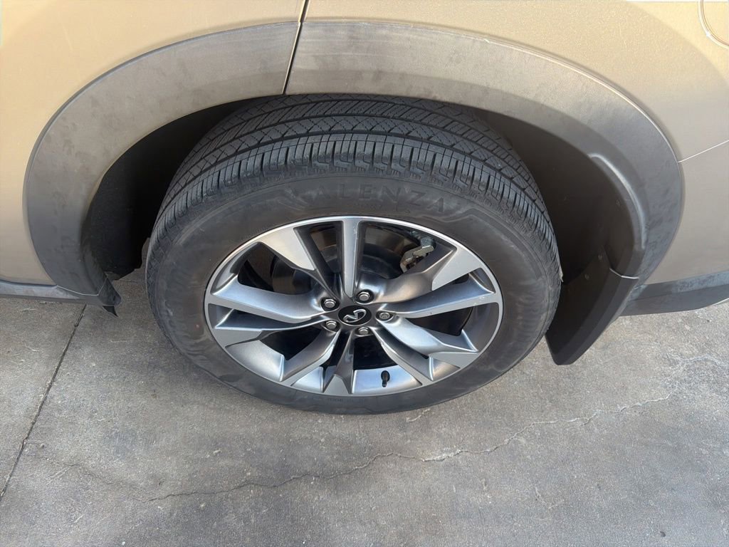 Used 2023 INFINITI QX60 Luxe w/ Cargo Package FWD image 10