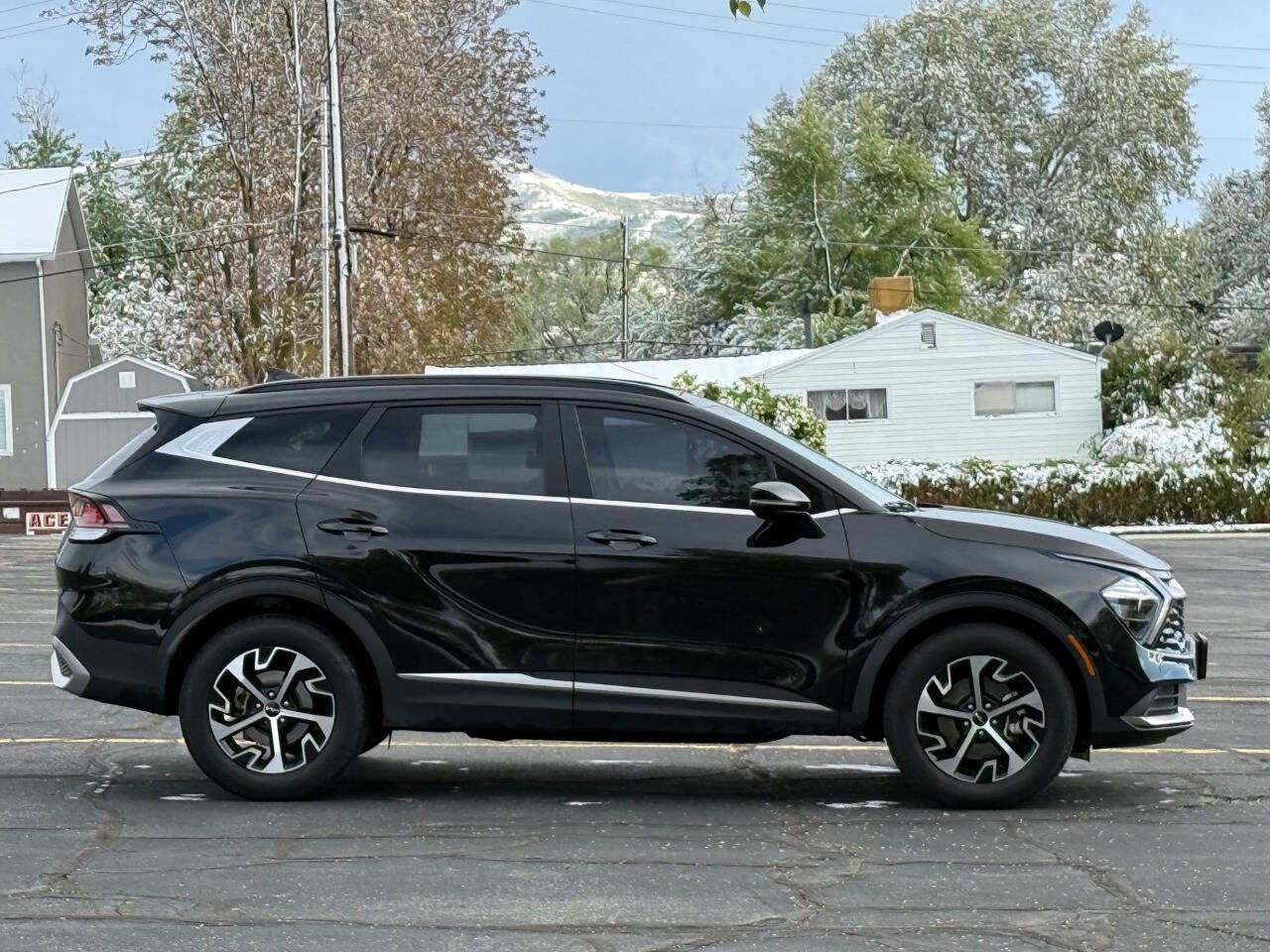 Used 2023 Kia Sportage EX w/ EX Premium Package image 4