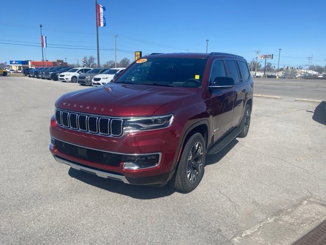 New 2024 Jeep Wagoneer Series III w/ Flexible Seating Group