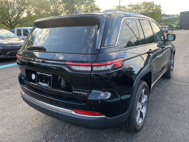 Used 2023 Jeep Grand Cherokee Limited AWD/4WD image 6
