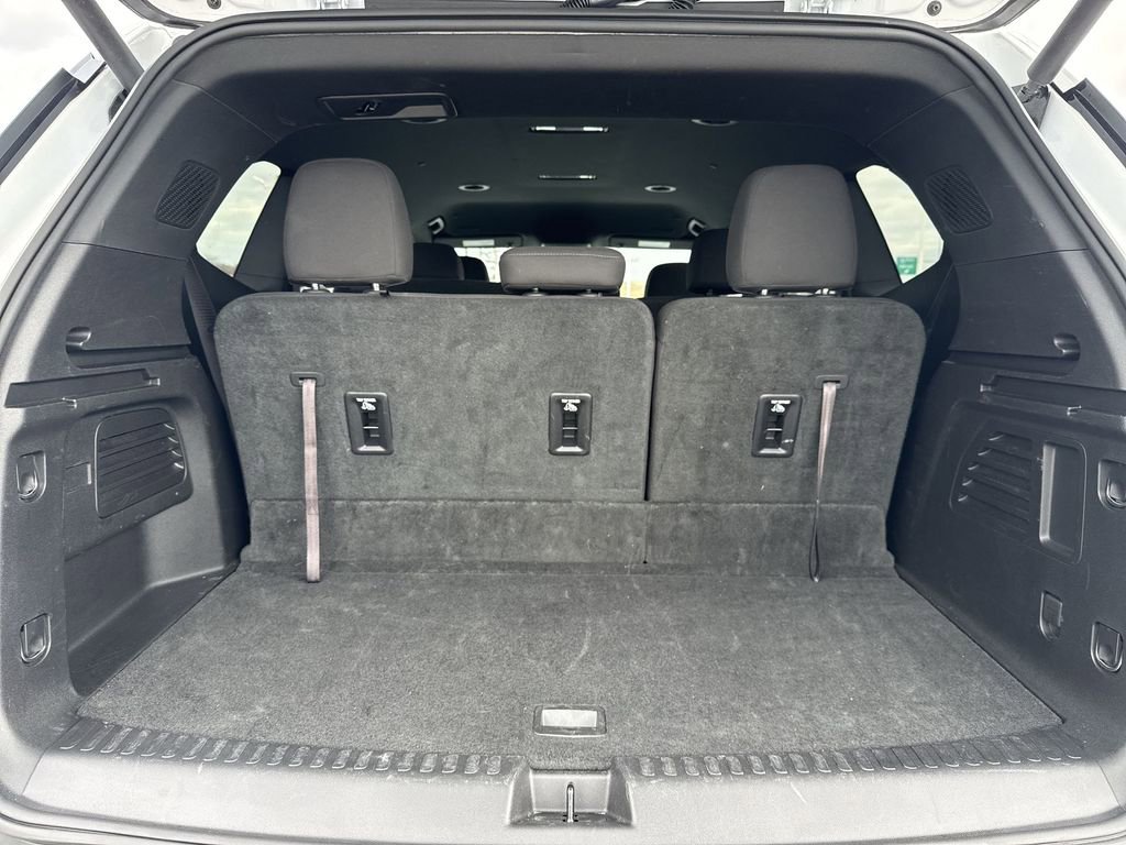 Used 2025 GMC Acadia Elevation image 20