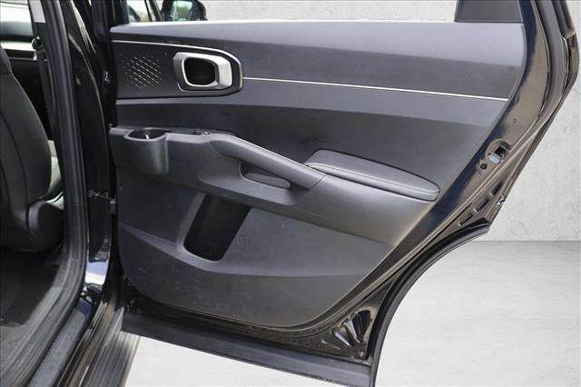 Used 2025 Kia Sorento LX FWD image 26