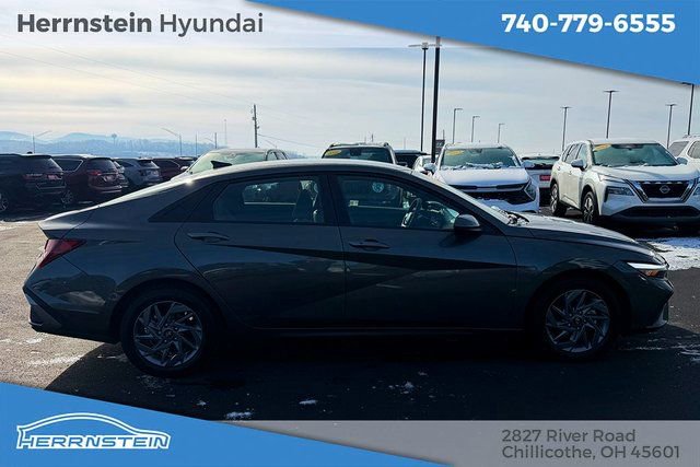 Used 2024 Hyundai Elantra SEL image 29