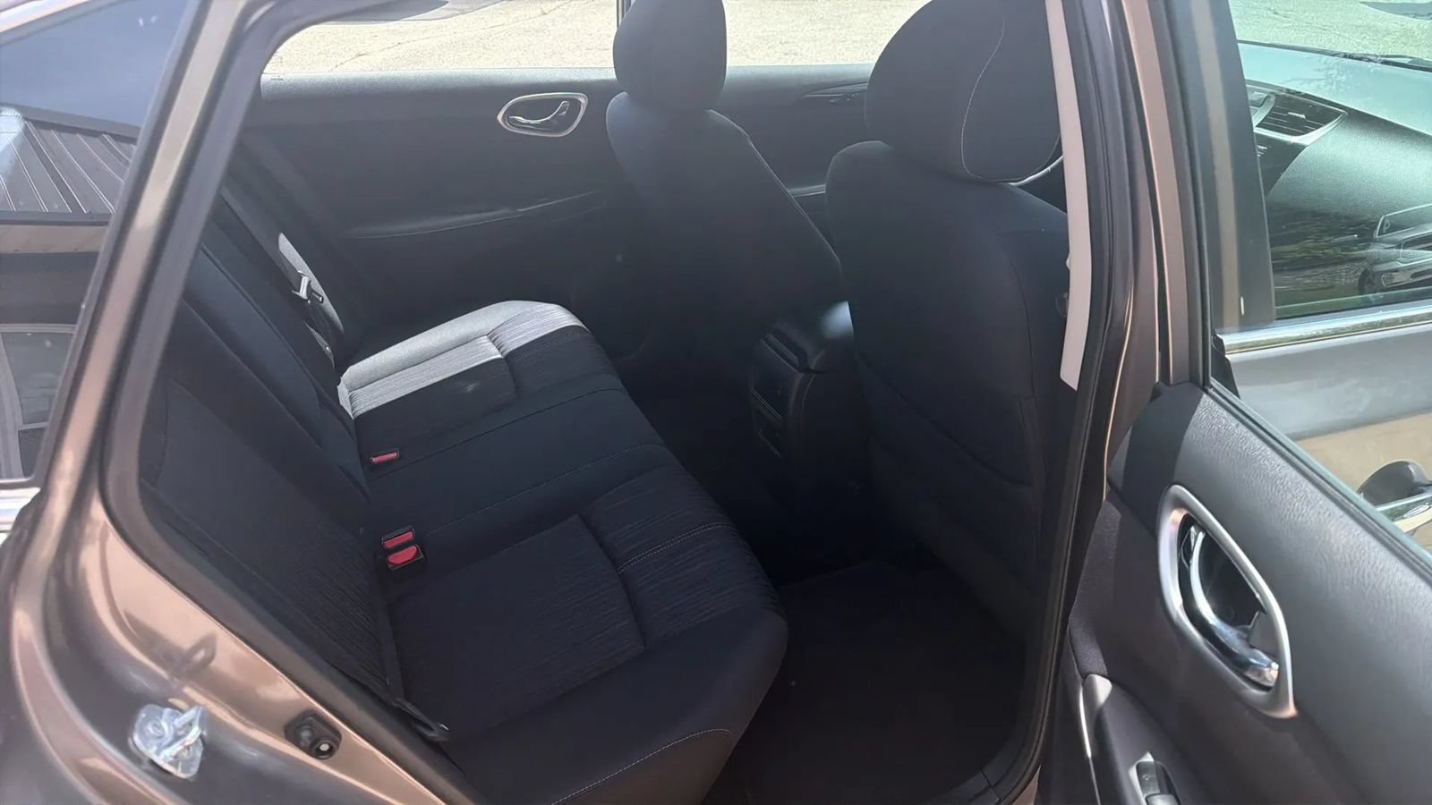 Used 2017 Nissan Sentra SV FWD image 12