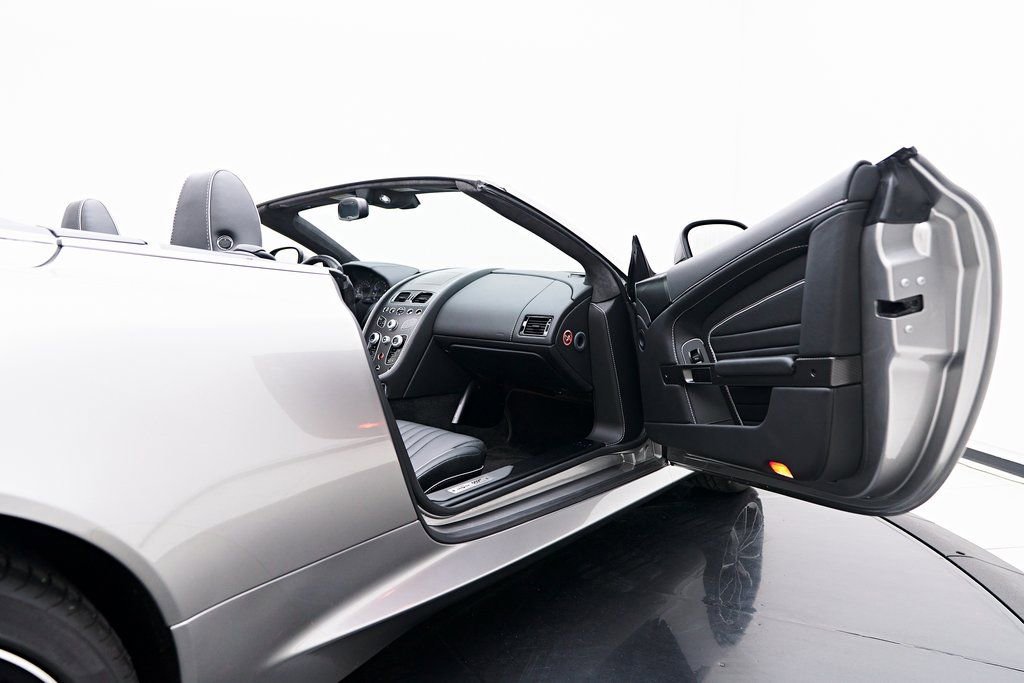Used 2016 Aston Martin DB9 GT RWD image 47