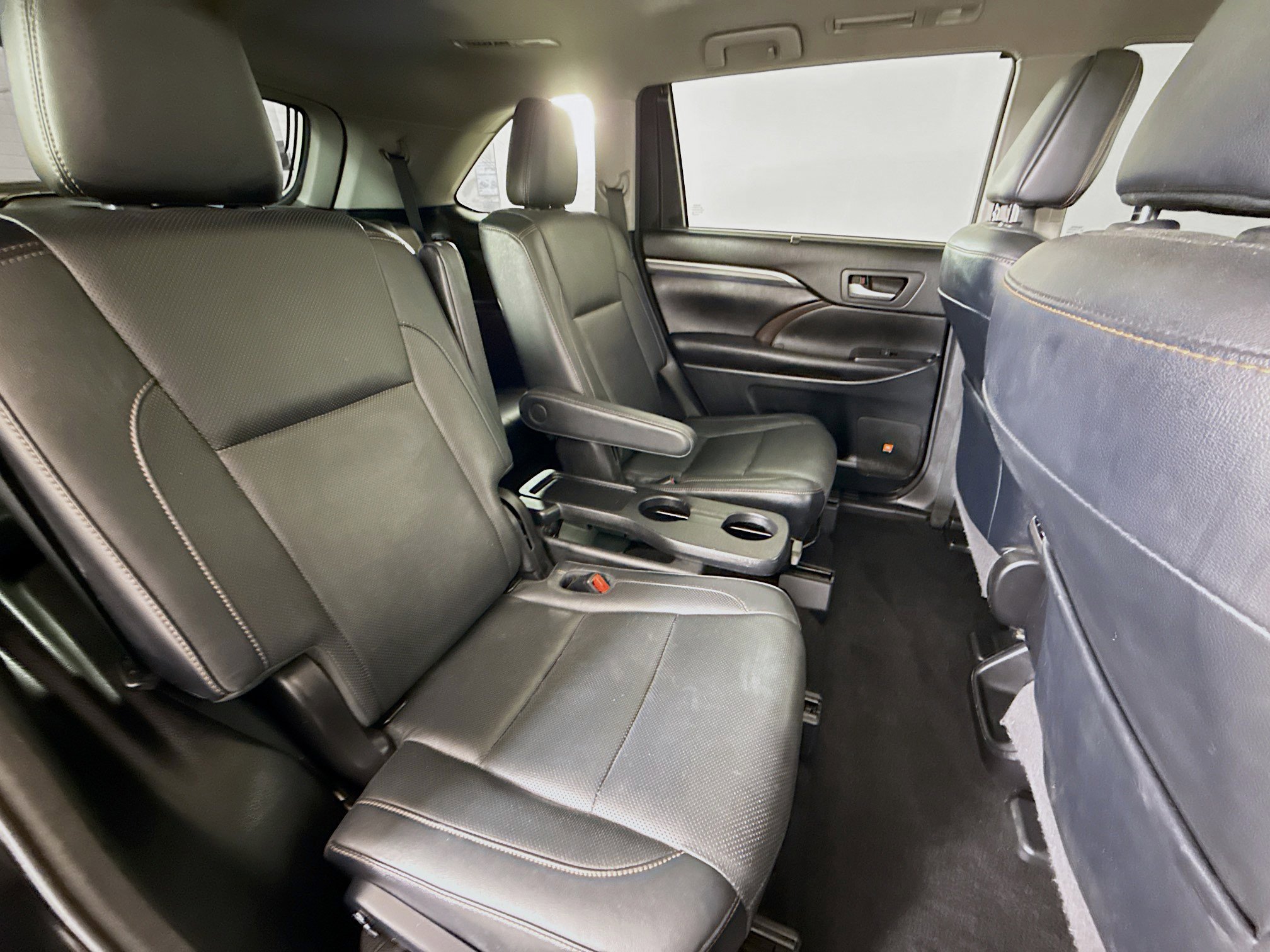 Used 2017 Toyota Highlander Limited Platinum AWD/4WD image 28