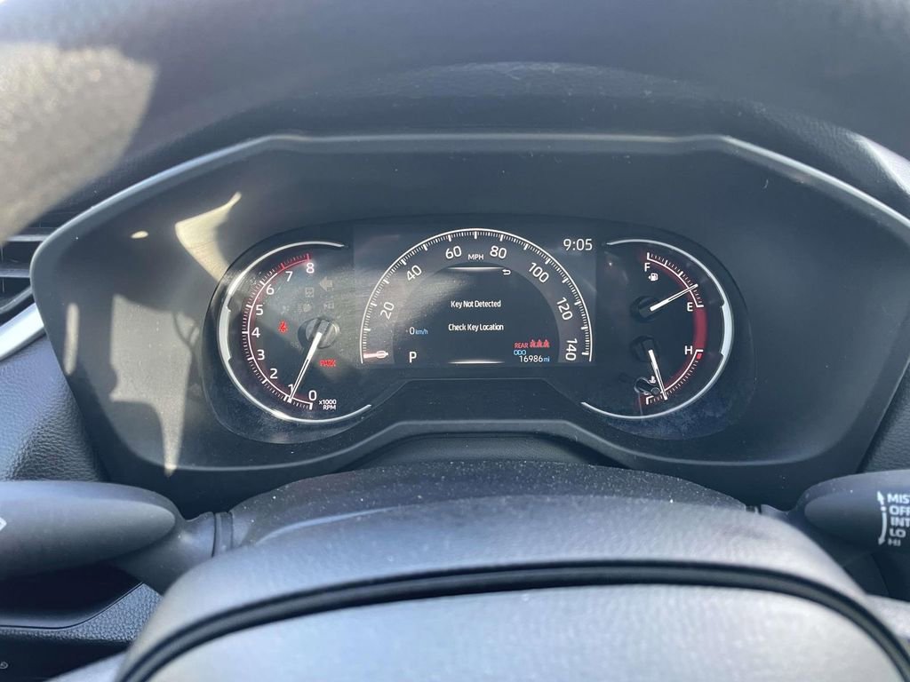 Used 2025 Toyota RAV4 XLE image 38