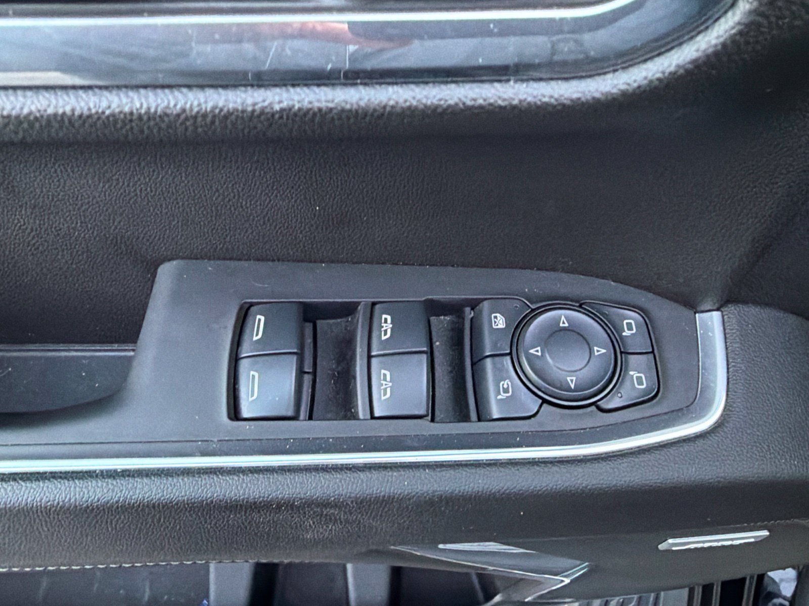 Used 2024 Chevrolet Silverado 1500 LTZ AWD/4WD image 14