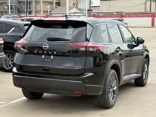 Used 2024 Nissan Rogue S AWD/4WD image 4