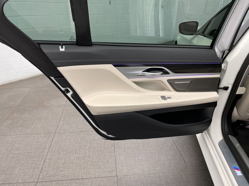 Used 2021 BMW 740i w/ M Sport Package RWD image 24