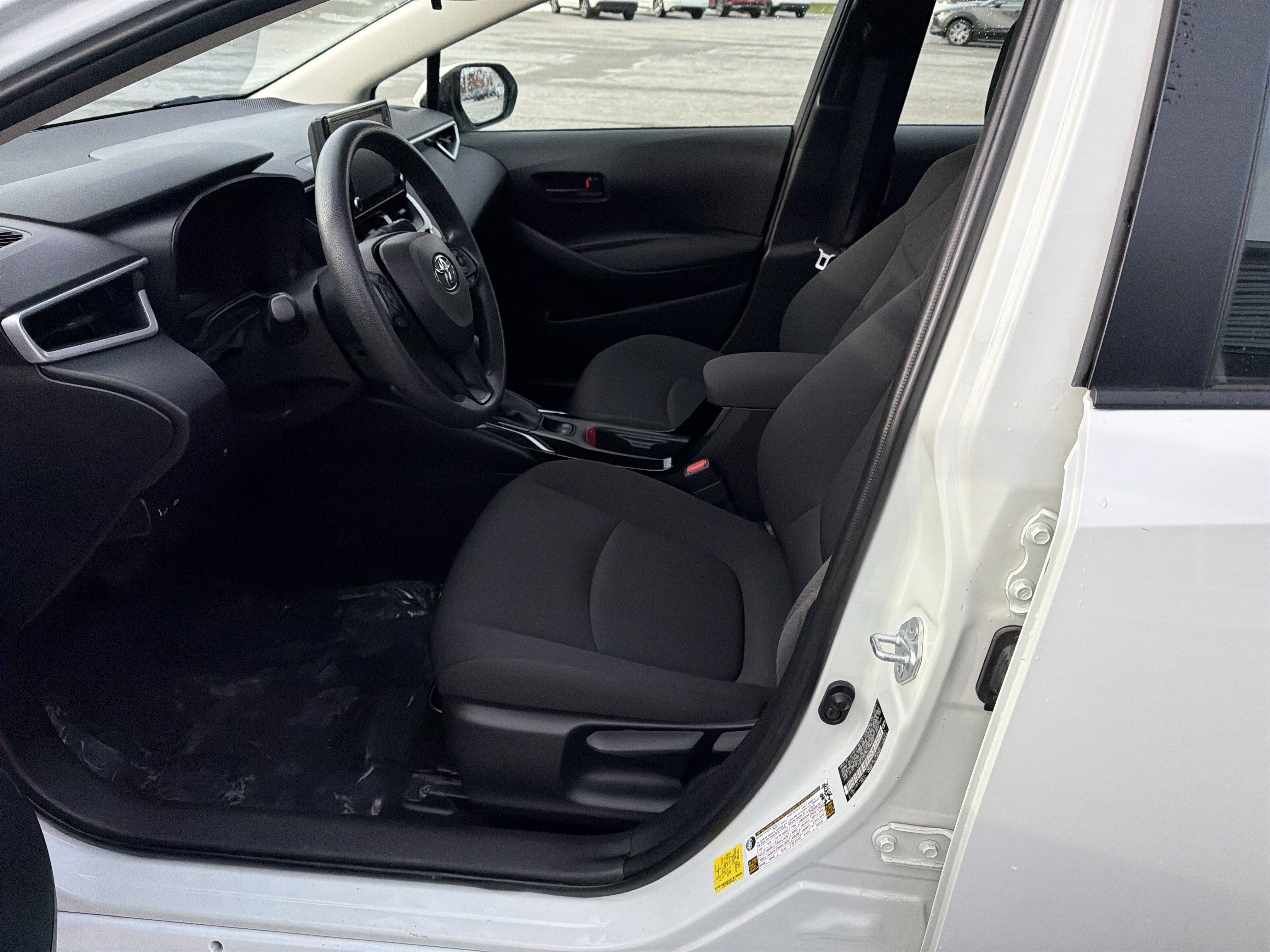 Used 2022 Toyota Corolla LE image 15